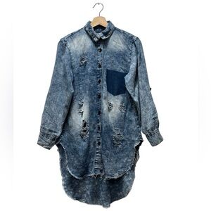 Thrill Jeans Light Denim HighLow Distressed Button Down Long Sleeve Shirt Size M